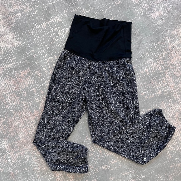 Lululemon cropped Track Pants Black White size 4 - Picture 1 of 4
